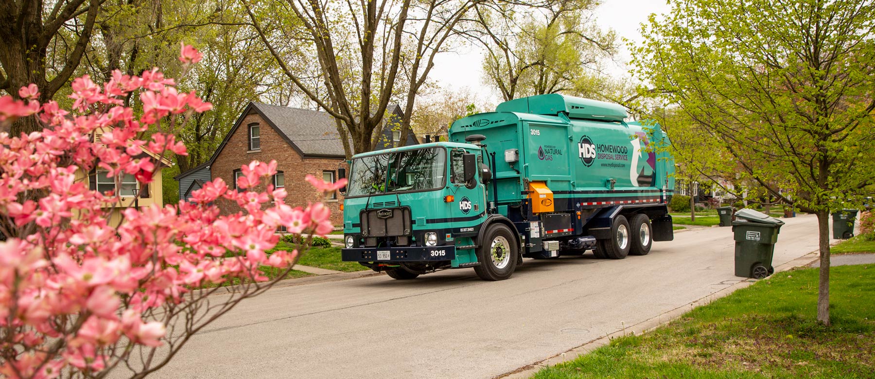 recycling-truck-in-Chicago-Suburbs