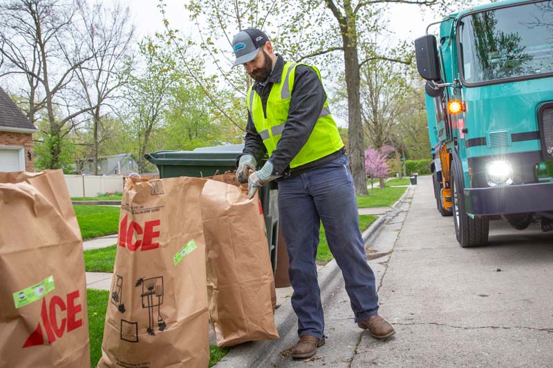 yard-waste-pick-up-service